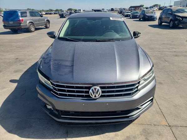 2017 VOLKSWAGEN PASSAT SE