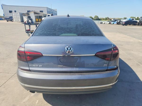 2017 VOLKSWAGEN PASSAT SE