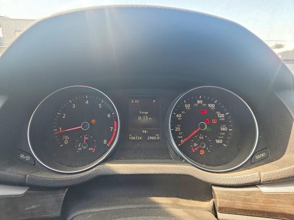 2017 VOLKSWAGEN PASSAT SE