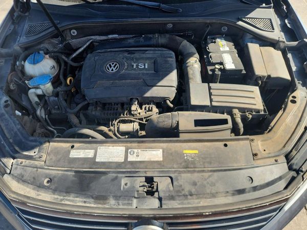 2017 VOLKSWAGEN PASSAT SE