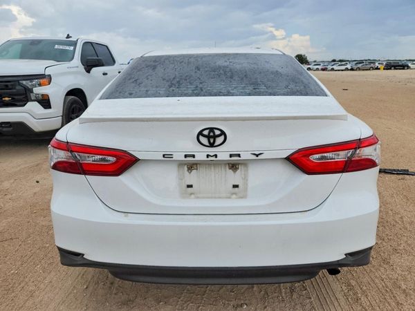 2018 TOYOTA CAMRY