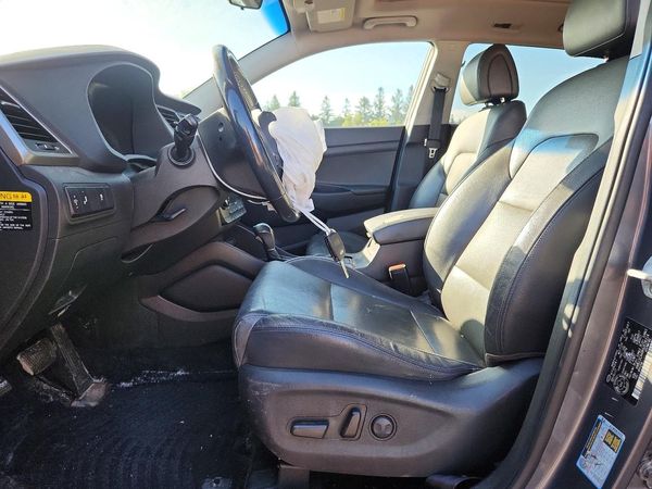 2017 HYUNDAI TUCSON — DENT