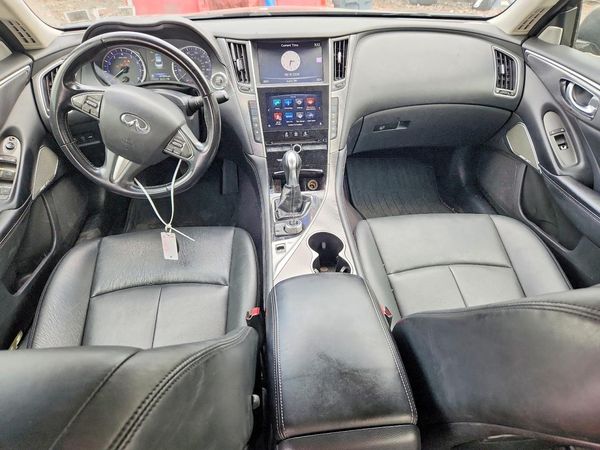 2017 INFINITI Q50