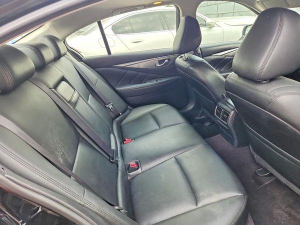 2017 INFINITI Q50