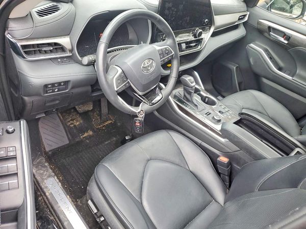 2026 TOYOTA HIGHLANDER