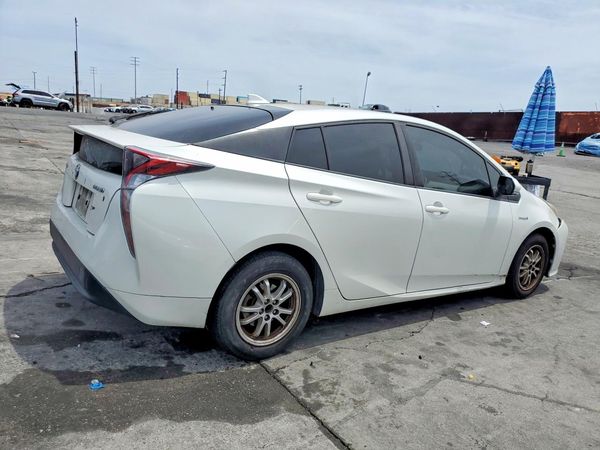 2016 TOYOTA PRIUS One/Two