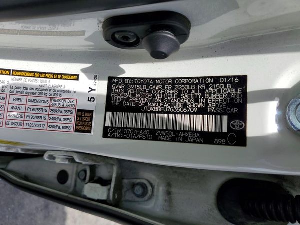 2016 TOYOTA PRIUS One/Two