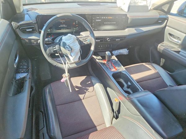 2025 NISSAN KICKS SR