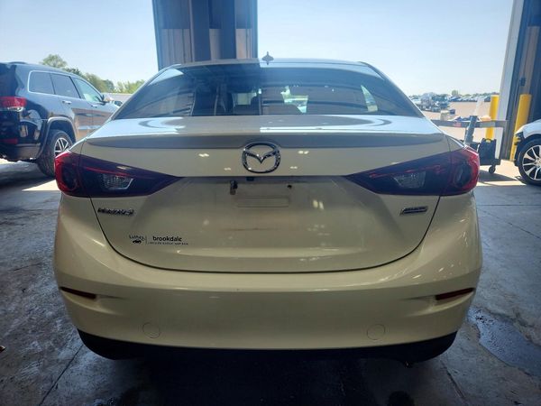 2016 MAZDA 3