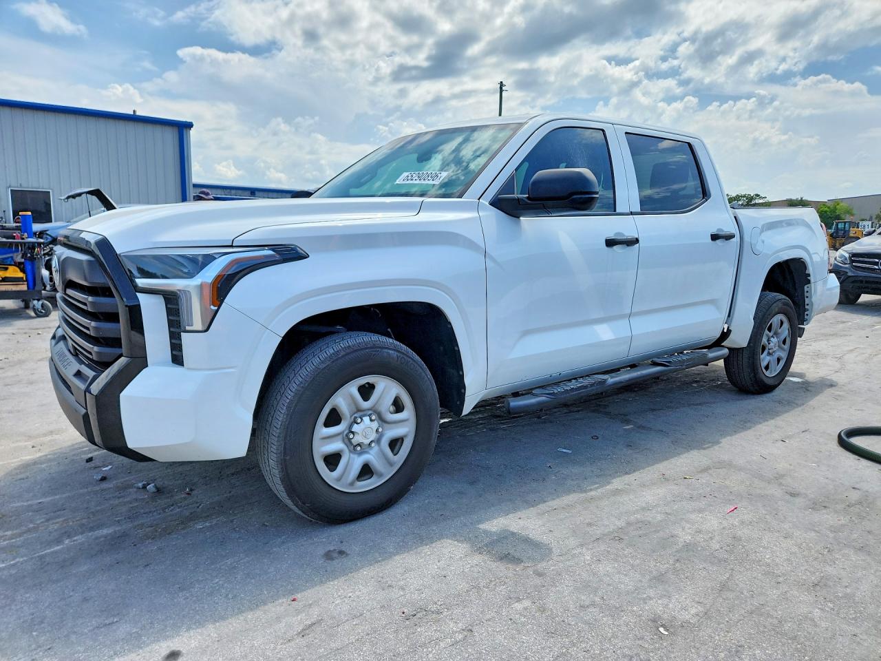2024 TOYOTA TUNDRA SR