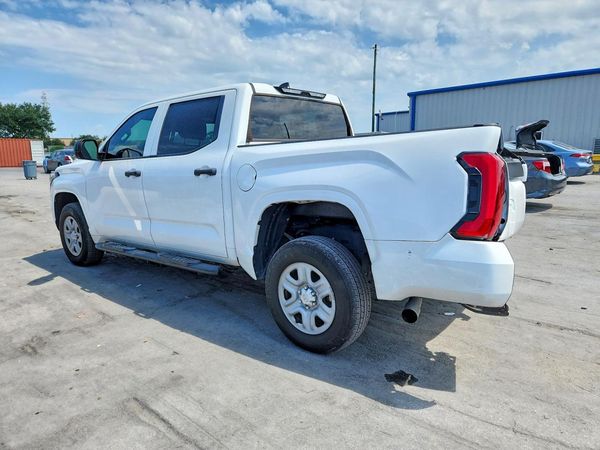 2024 TOYOTA TUNDRA SR