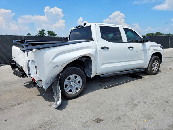 2024 TOYOTA TUNDRA SR