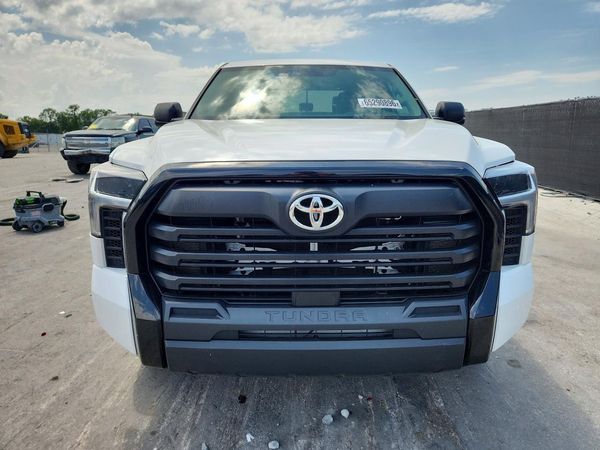 2024 TOYOTA TUNDRA SR