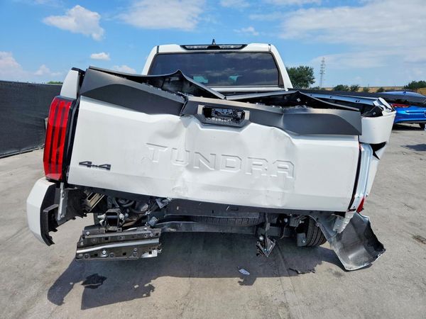 2024 TOYOTA TUNDRA SR