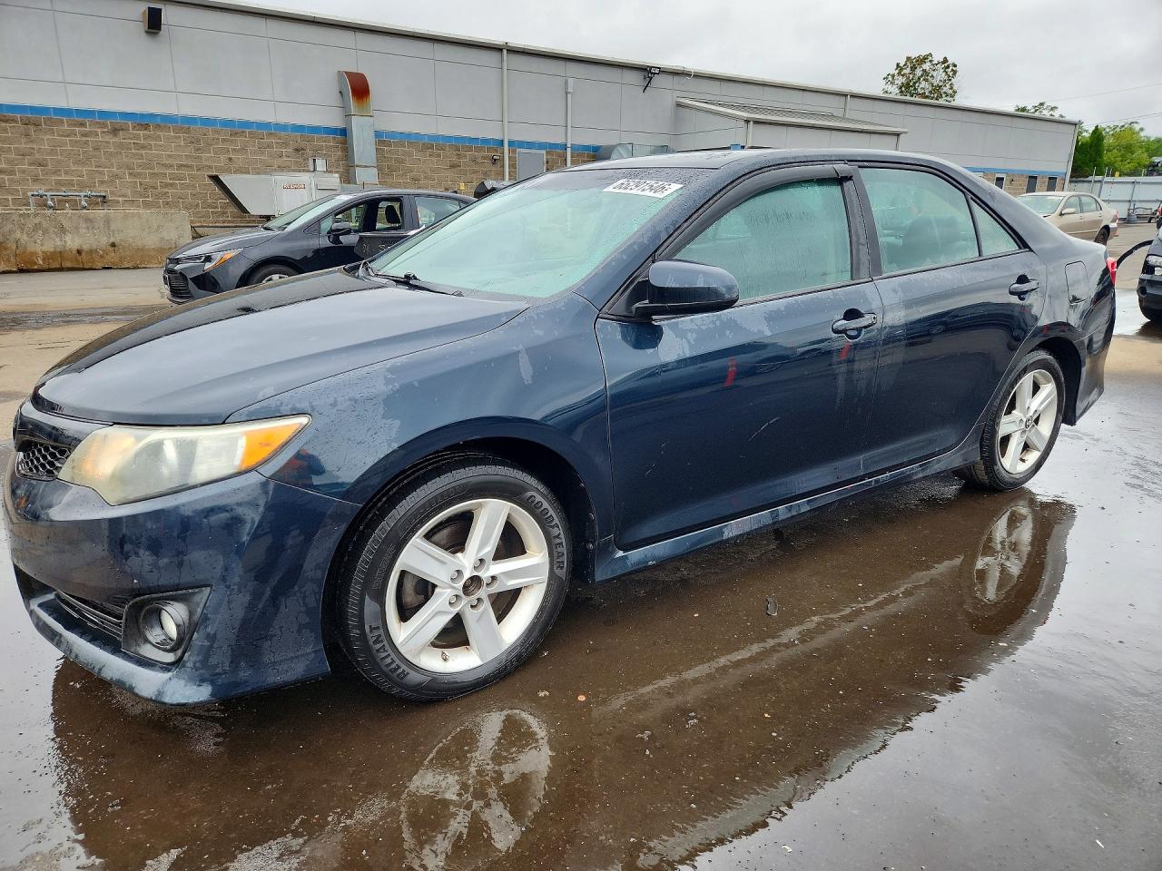 2014 TOYOTA CAMRY