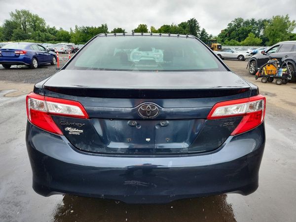 2014 TOYOTA CAMRY