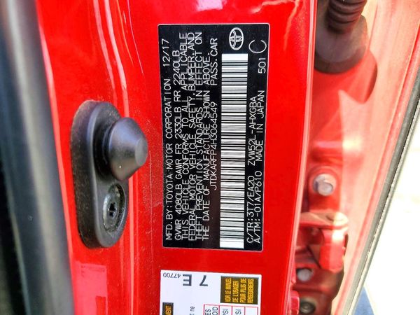 2017 TOYOTA PRIUS Three/Four/Four Adv — VINS