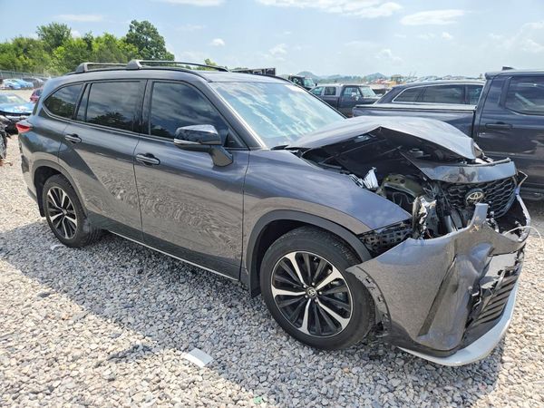 2022 TOYOTA HIGHLANDER XSE