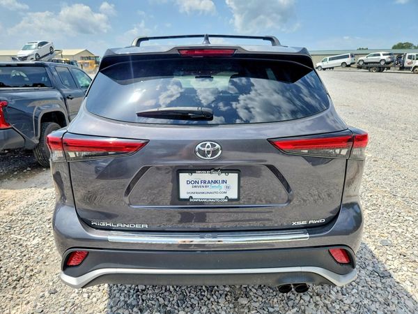 2022 TOYOTA HIGHLANDER XSE