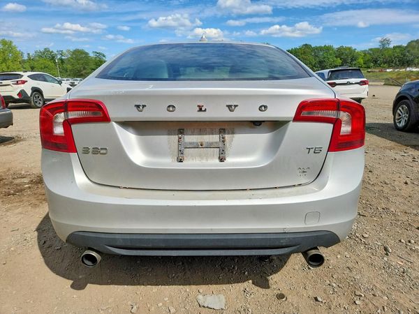 2012 VOLVO S60