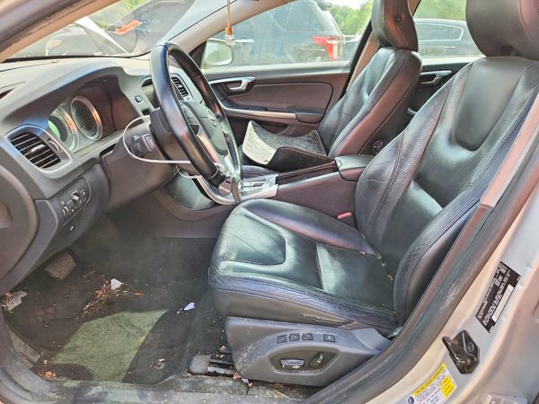 2012 VOLVO S60