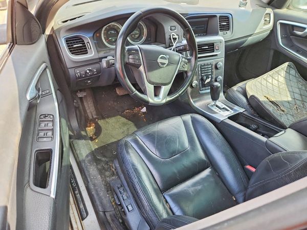 2012 VOLVO S60