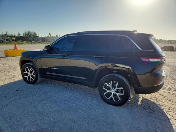 2025 JEEP GRAND CHEROKEE