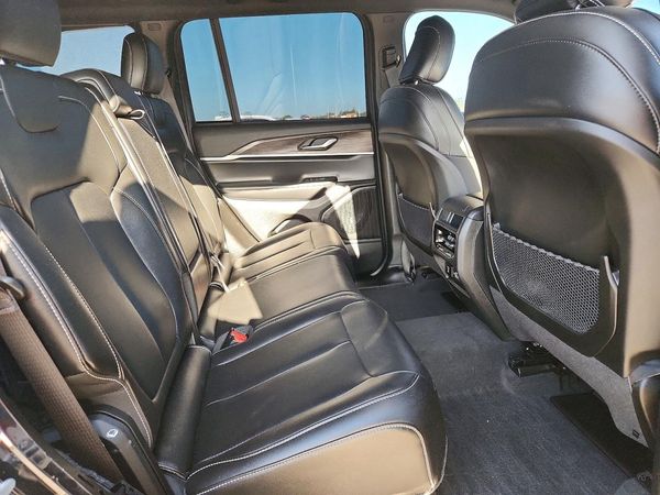 2025 JEEP GRAND CHEROKEE