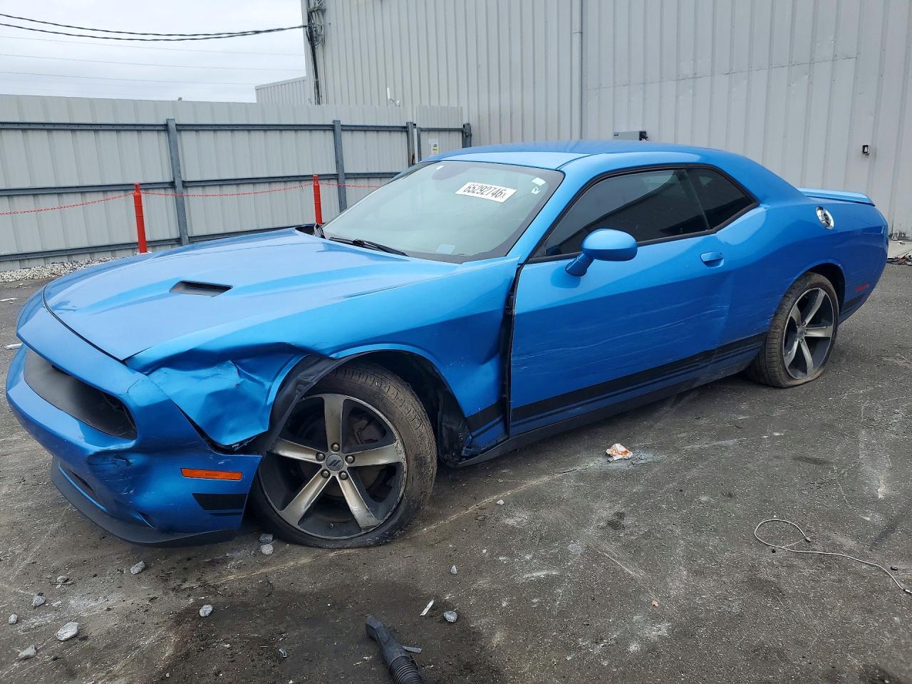 2019 DODGE CHALLENGER SXT — Front 3/4