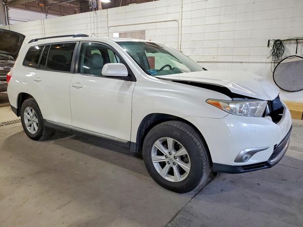 2013 TOYOTA HIGHLANDER Base/Hybrid — Passenger 3/4