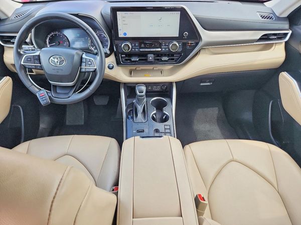 2024 TOYOTA HIGHLANDER