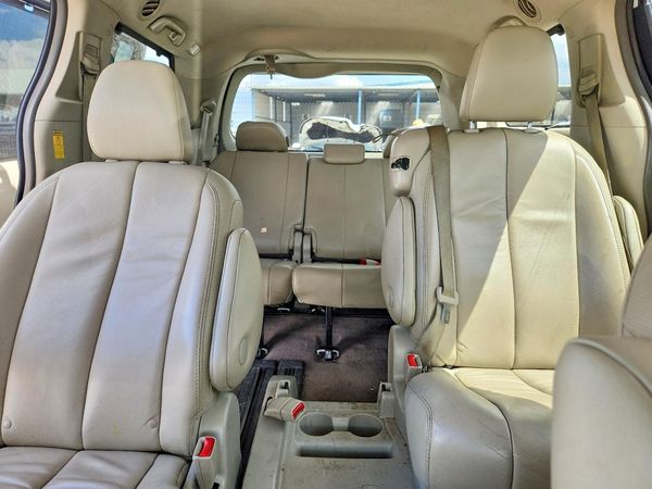 2014 TOYOTA SIENNA