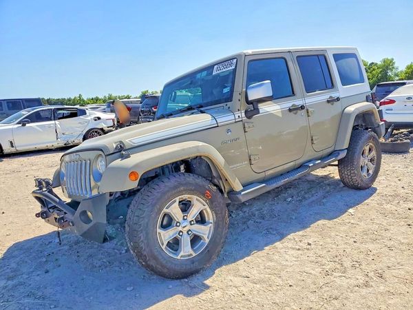 2017 JEEP WRANGLER UNLIMITED SAHARA 4X4