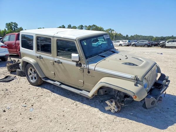2017 JEEP WRANGLER UNLIMITED SAHARA 4X4