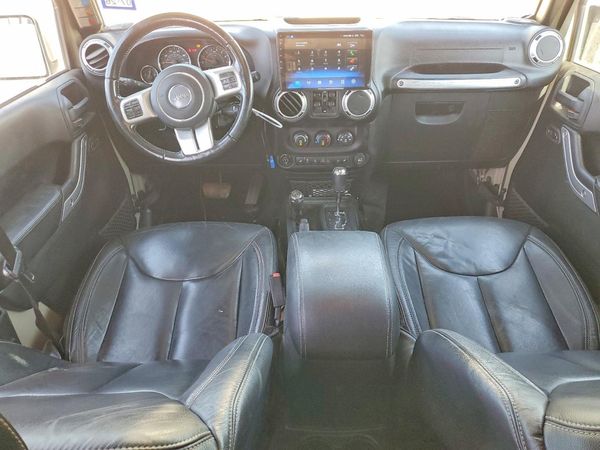 2017 JEEP WRANGLER UNLIMITED SAHARA 4X4