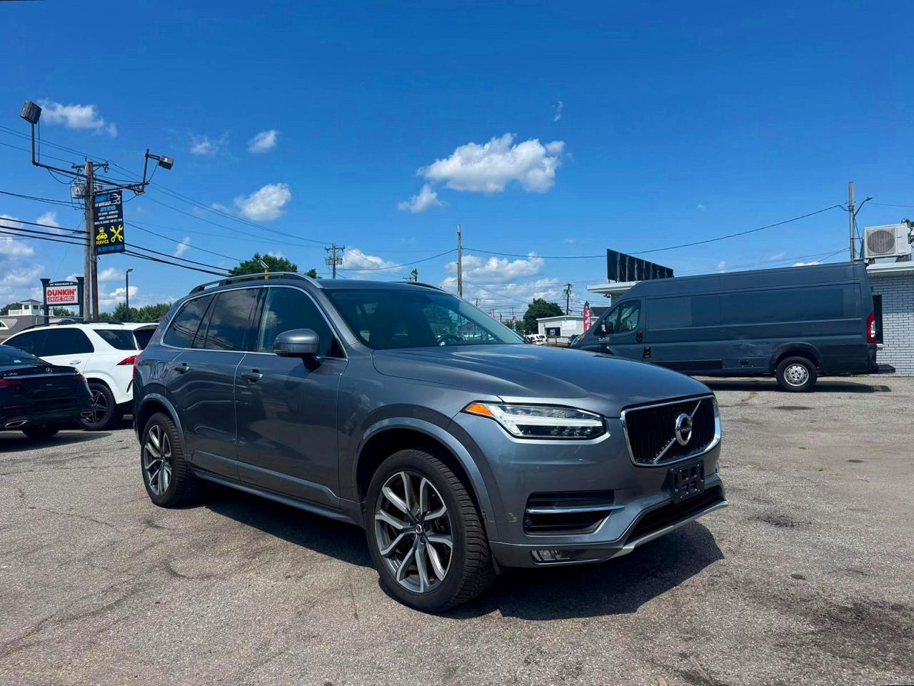 2019 VOLVO XC90 Momentum