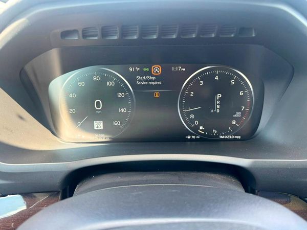 2019 VOLVO XC90 Momentum