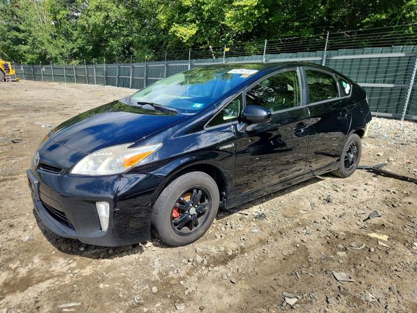 2015 TOYOTA PRIUS