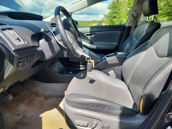 2015 TOYOTA PRIUS
