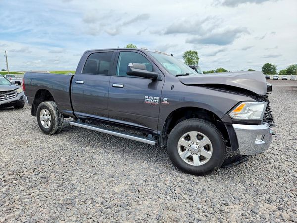 2015 RAM 2500 SLT — Passenger 3/4