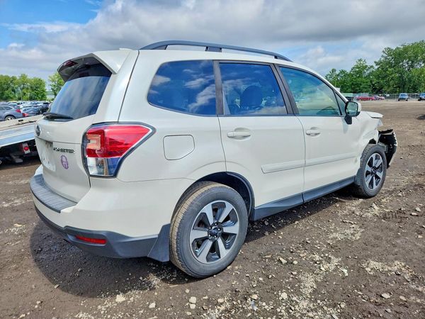 2018 SUBARU FORESTER Premium+ES