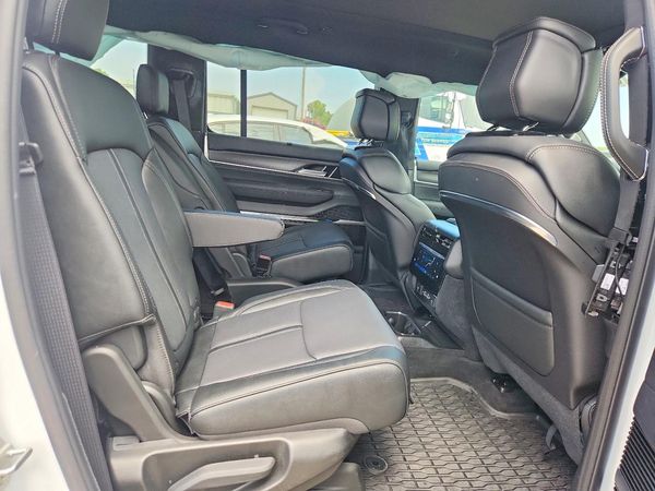 2026 JEEP GRAND WAGONEER Summit