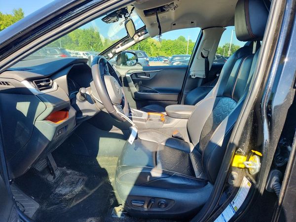 2020 TOYOTA RAV4 Adventure