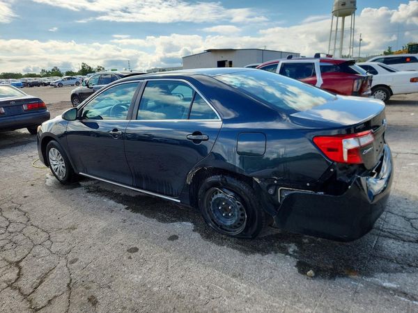 2014 TOYOTA CAMRY