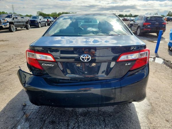 2014 TOYOTA CAMRY