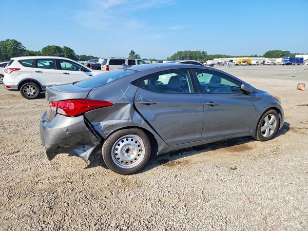2013 HYUNDAI ELANTRA