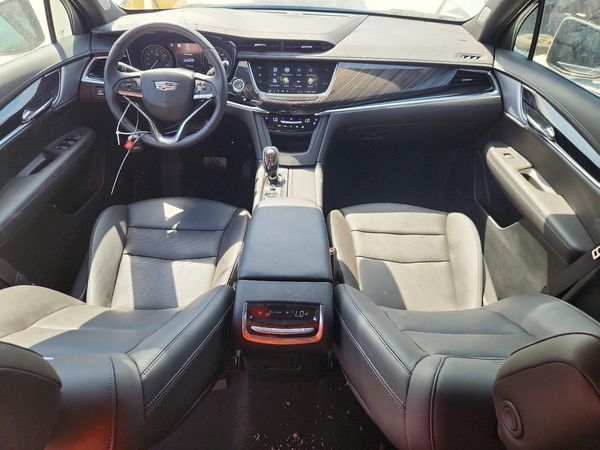 2025 CADILLAC XT6