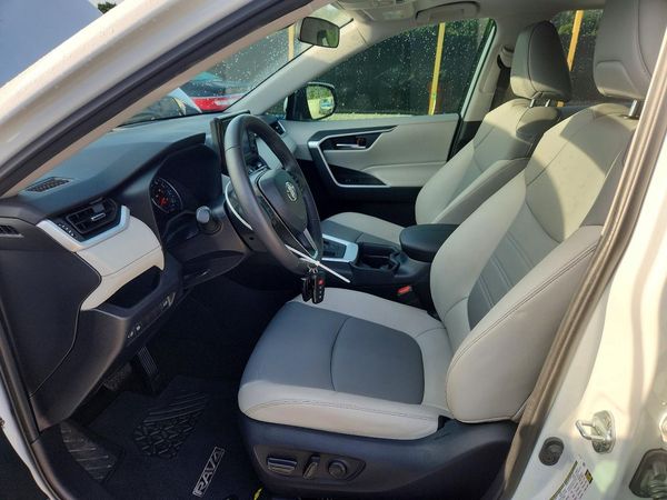 2019 TOYOTA RAV4 XLE Premium