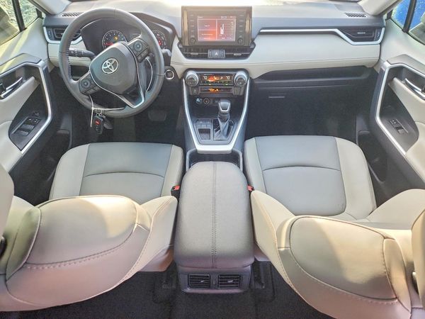 2019 TOYOTA RAV4 XLE Premium