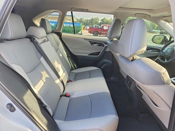 2019 TOYOTA RAV4 XLE Premium